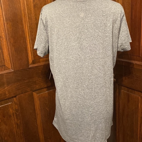Eddie Bauer gray V-neck athletic shirt NWT - Picture 5 of 14